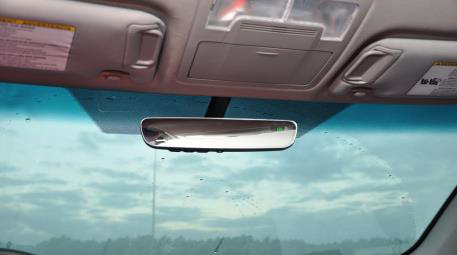 2017 Toyota Camry AutoDim Mirror w/ Homelink