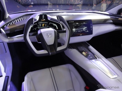 2016 Honda FCV Interior